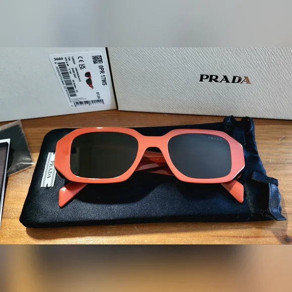 NEW AUTH PRADA PR 17W 12N5S0 Orange/Black UNISEX SUNGLASSES NEW AUTH PRADA PR 17W 12N5S0 Orange/Black UNISEX SUNGLASSES  main image 2
